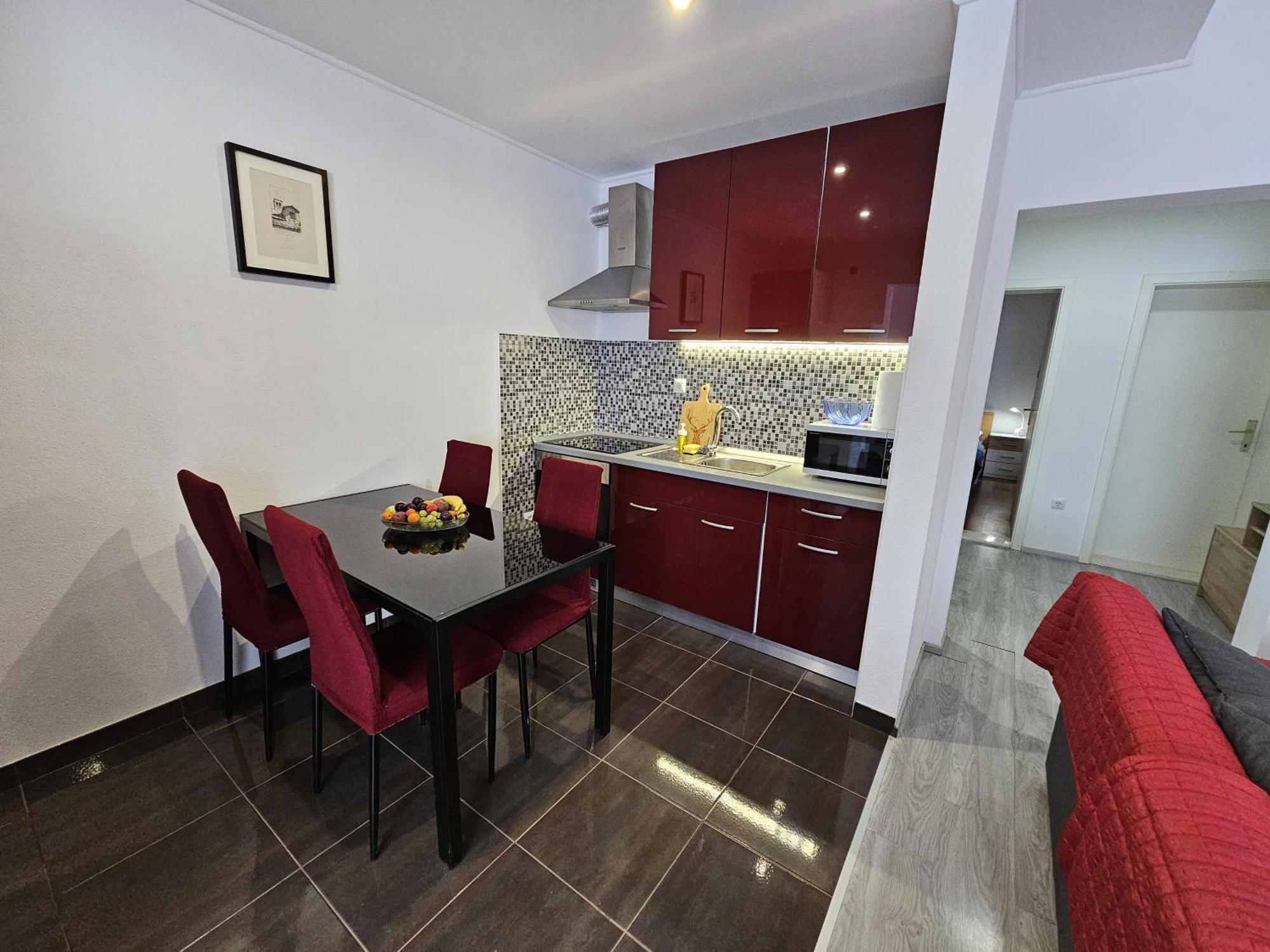 Modern Apartment Nikola In A Quiet Area Kastel Stari ภายนอก รูปภาพ