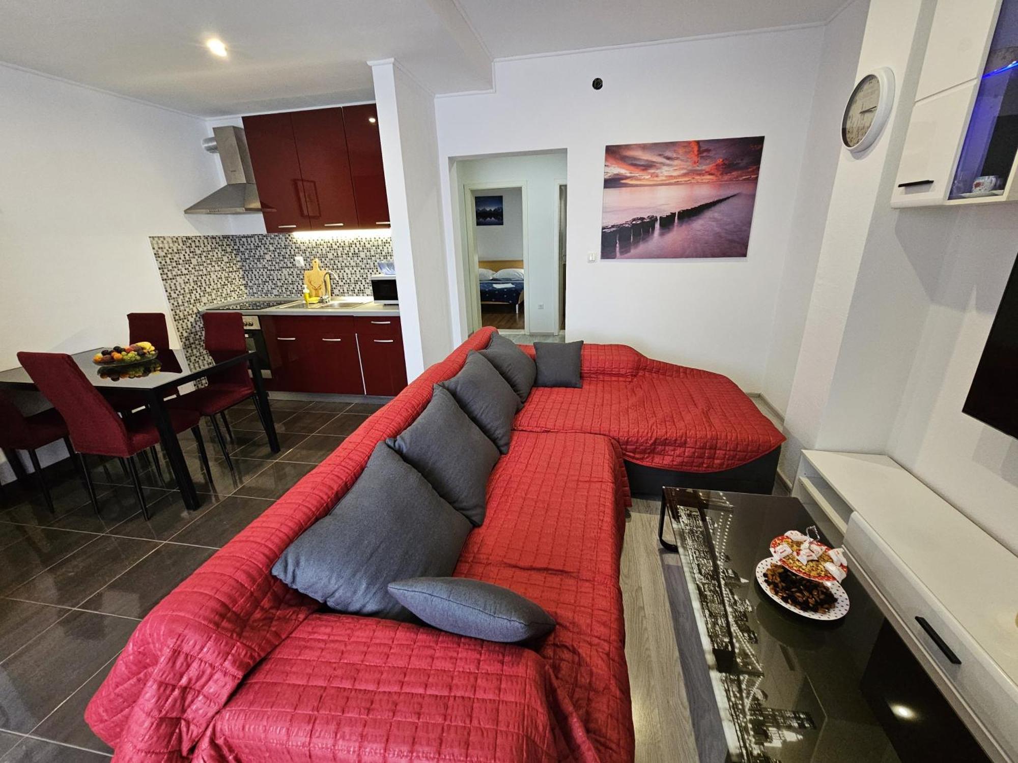 Modern Apartment Nikola In A Quiet Area Kastel Stari ภายนอก รูปภาพ